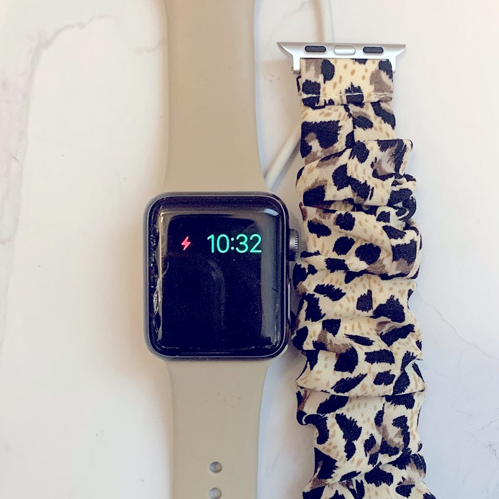 Apple Watch: series 3, GPS, 38 mm, aluminum